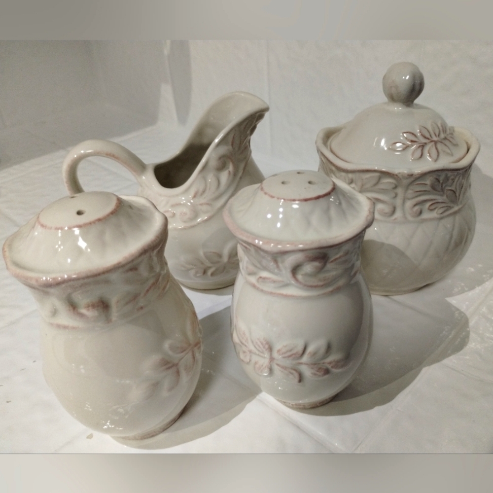 Chris Madden Vintage JC Penny Isabella Ivory Porcelain Home Collection 4 Piece